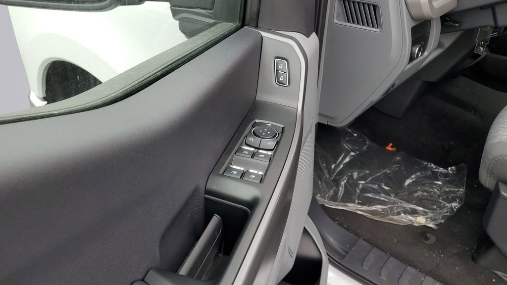 New 2026 Ford F250 4x4 Crew Cab Super Duty image 13