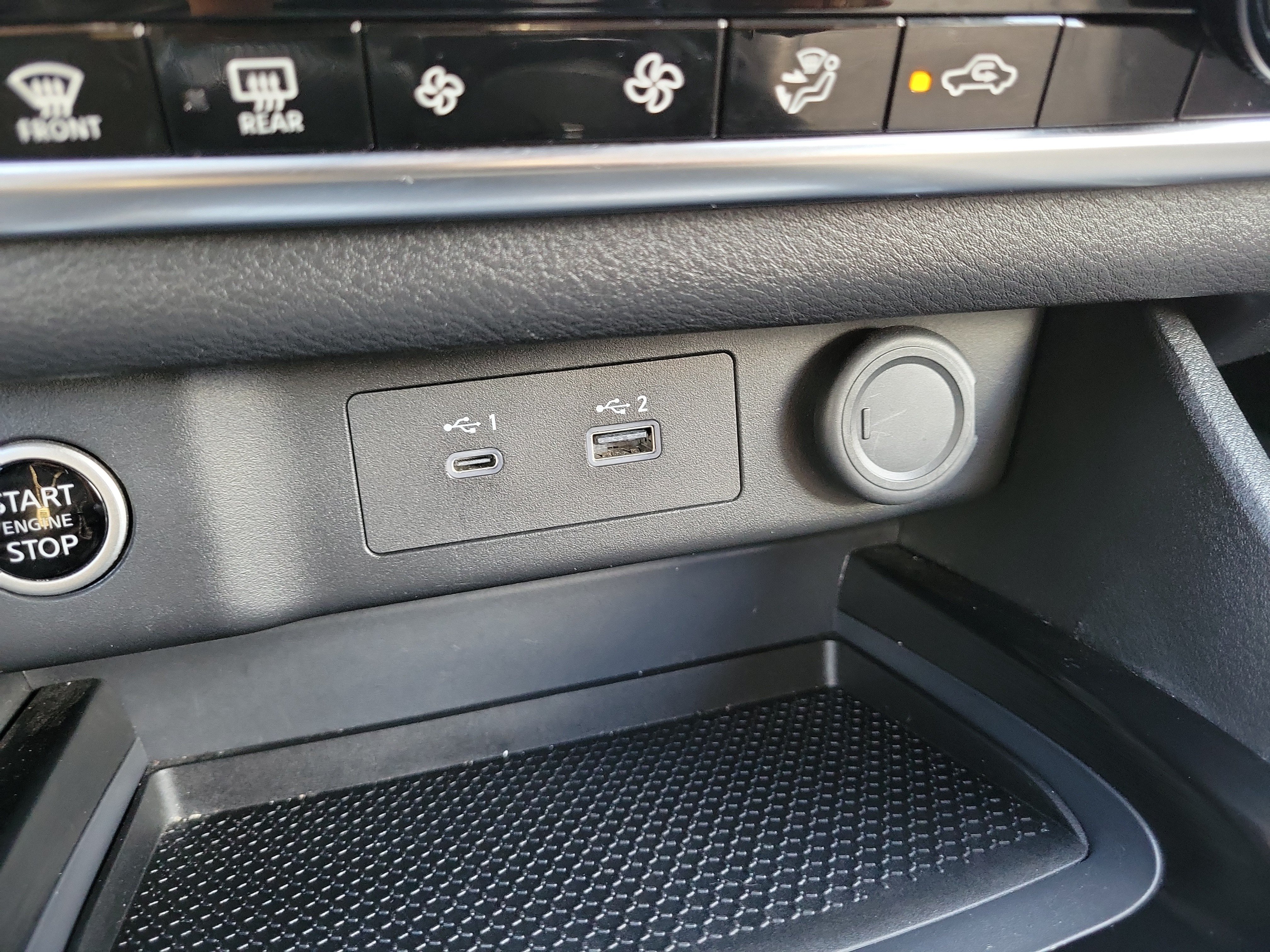 Certified 2023 Nissan Rogue SV FWD image 29