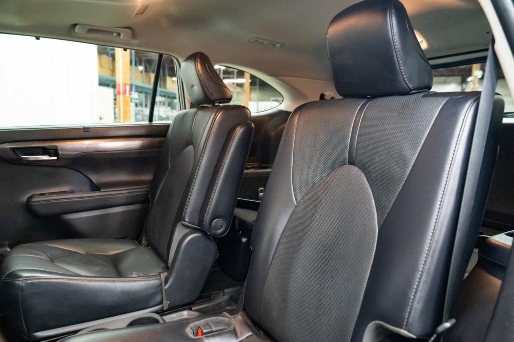 Used 2022 Toyota Highlander Limited image 27