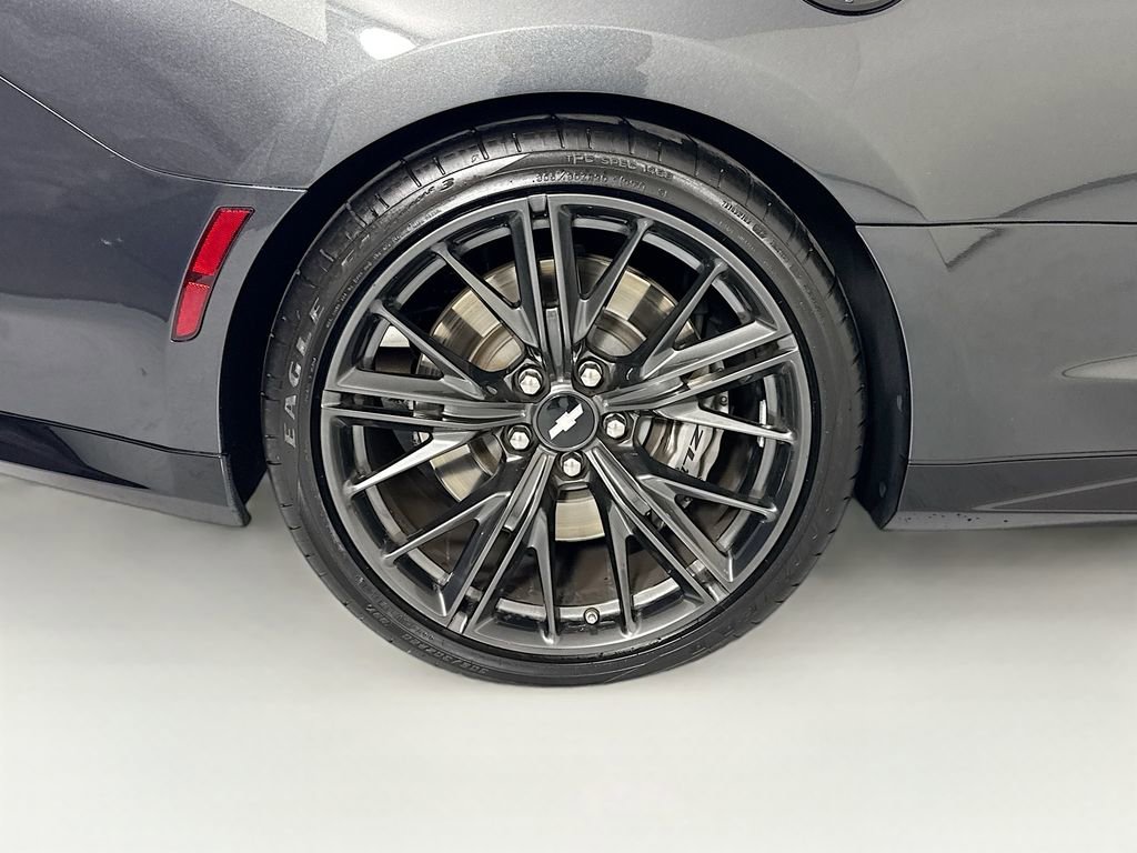 Used 2018 Chevrolet Camaro ZL1 RWD image 30