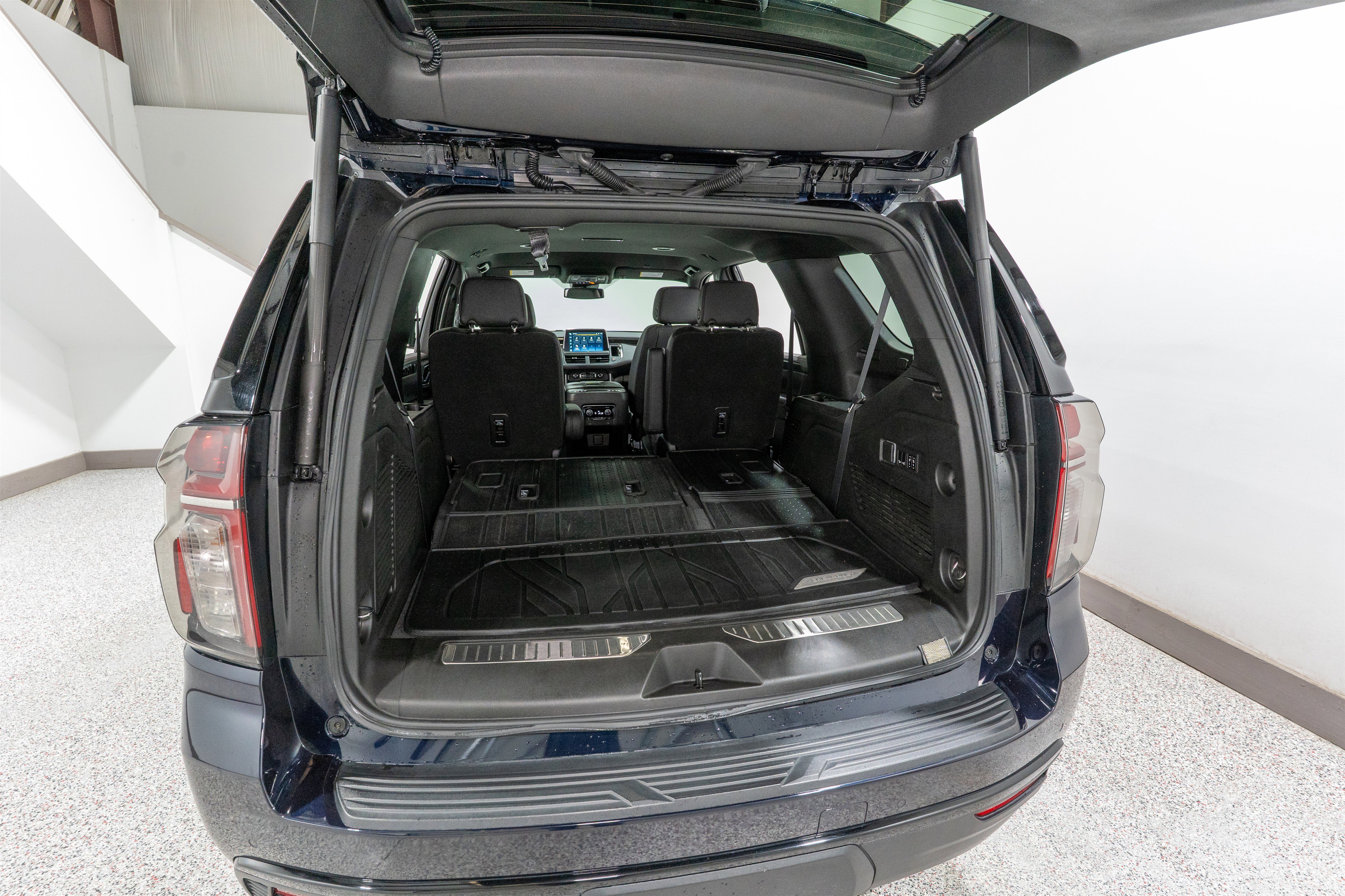 Used 2023 Chevrolet Tahoe RST w/ Luxury Package image 35