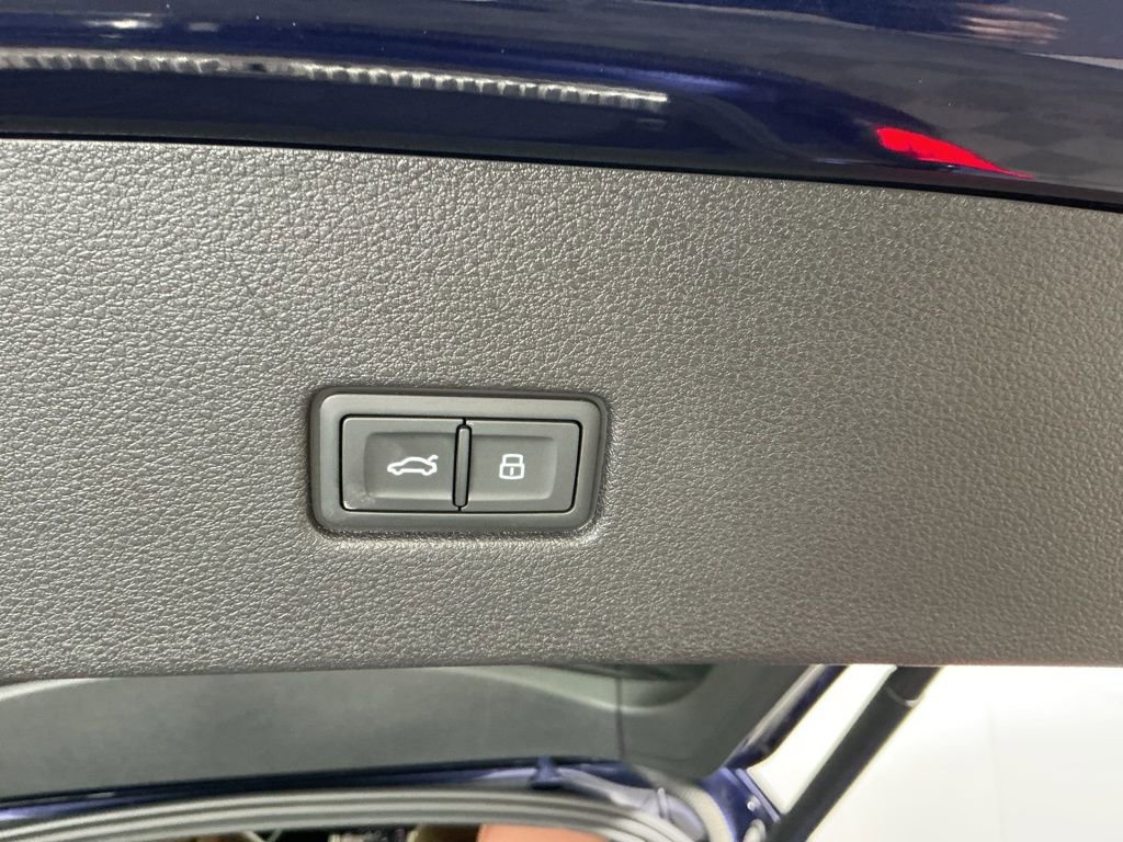 Used 2020 Audi Q8 Premium Plus w/ Premium Plus Package image 30