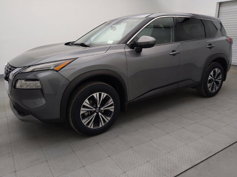 Used 2021 Nissan Rogue SV image 2