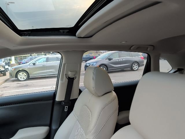 Used 2024 Honda HR-V EX-L image 4