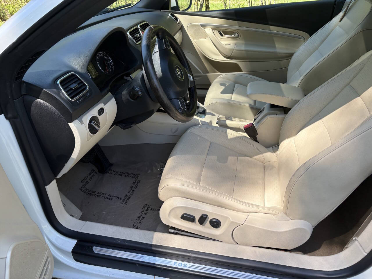 Used 2012 Volkswagen Eos Komfort FWD image 19