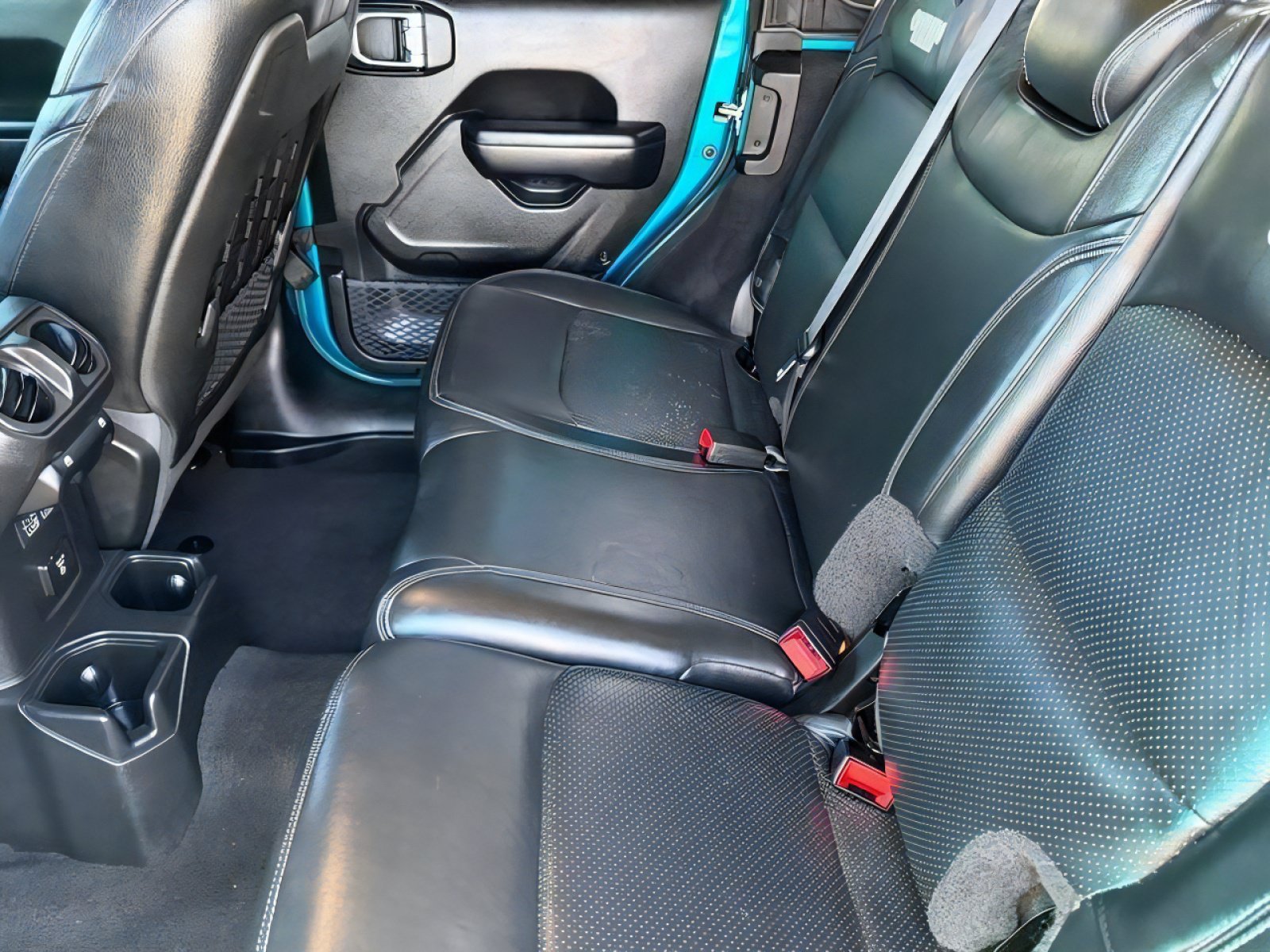 Used 2019 Jeep Wrangler Unlimited Rubicon AWD/4WD image 13