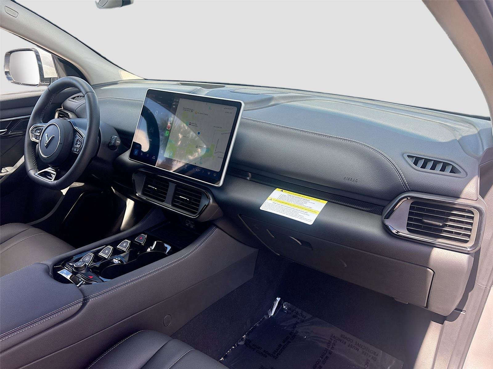 New 2025 VinFast VF 8 Eco image 29