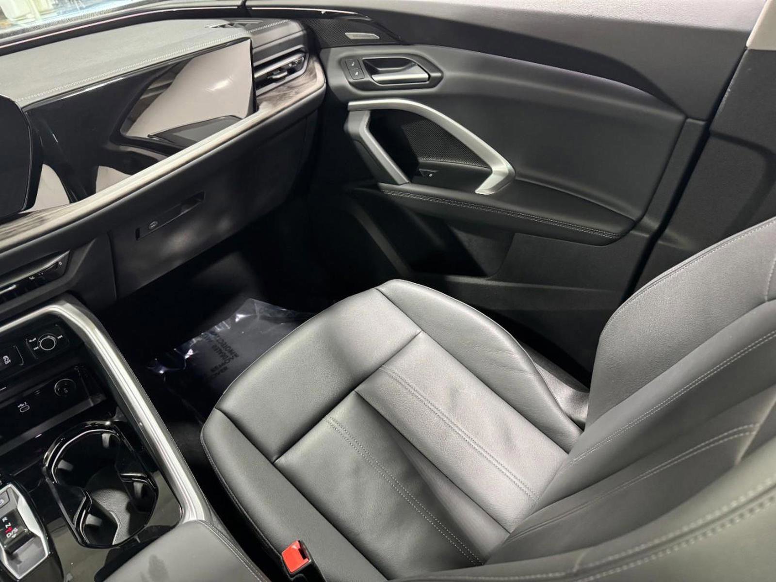 Certified 2025 Audi Q5 Premium Plus w/ Premium Plus image 17