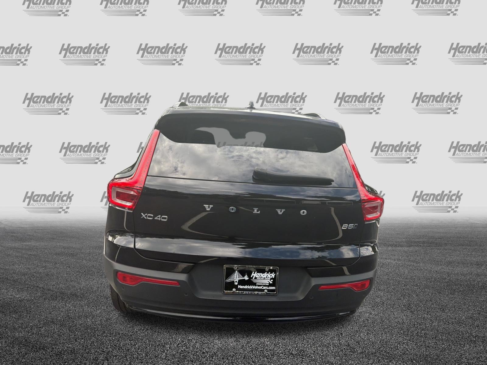 Certified 2025 Volvo XC40 B5 Plus AWD/4WD image 9