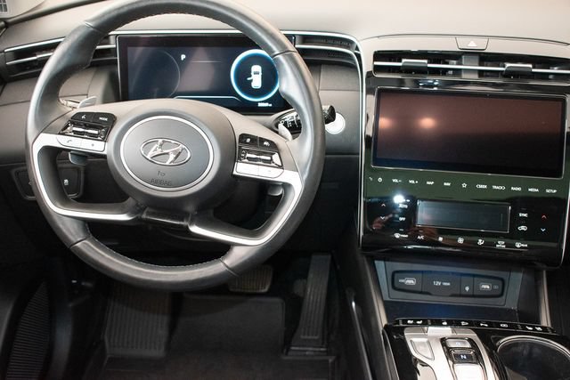 Used 2022 Hyundai Tucson Limited AWD/4WD image 16