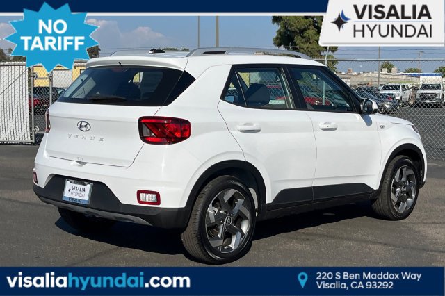 New 2025 Hyundai Venue SEL FWD image 4