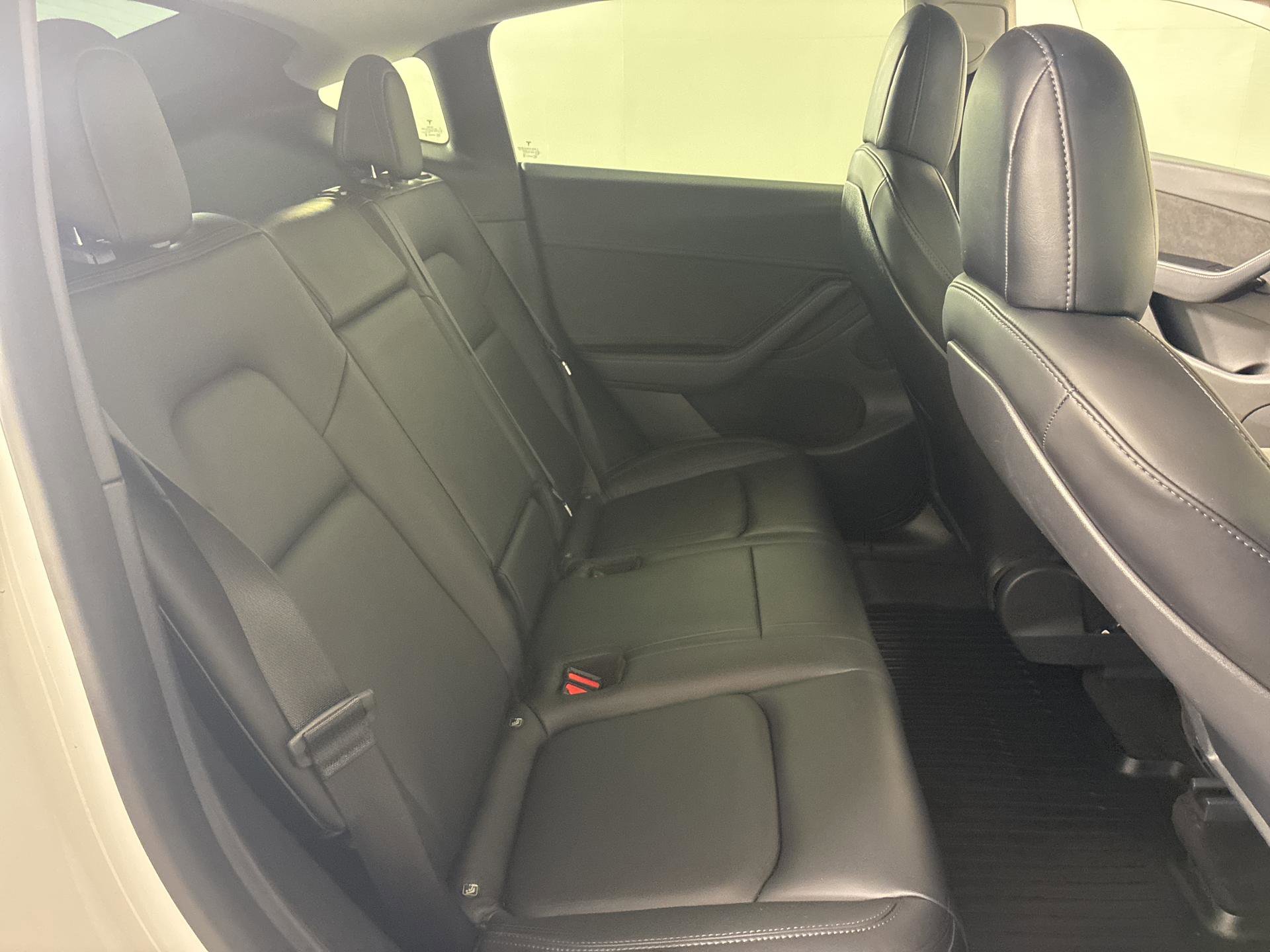 Used 2021 Tesla Model Y Long Range image 16