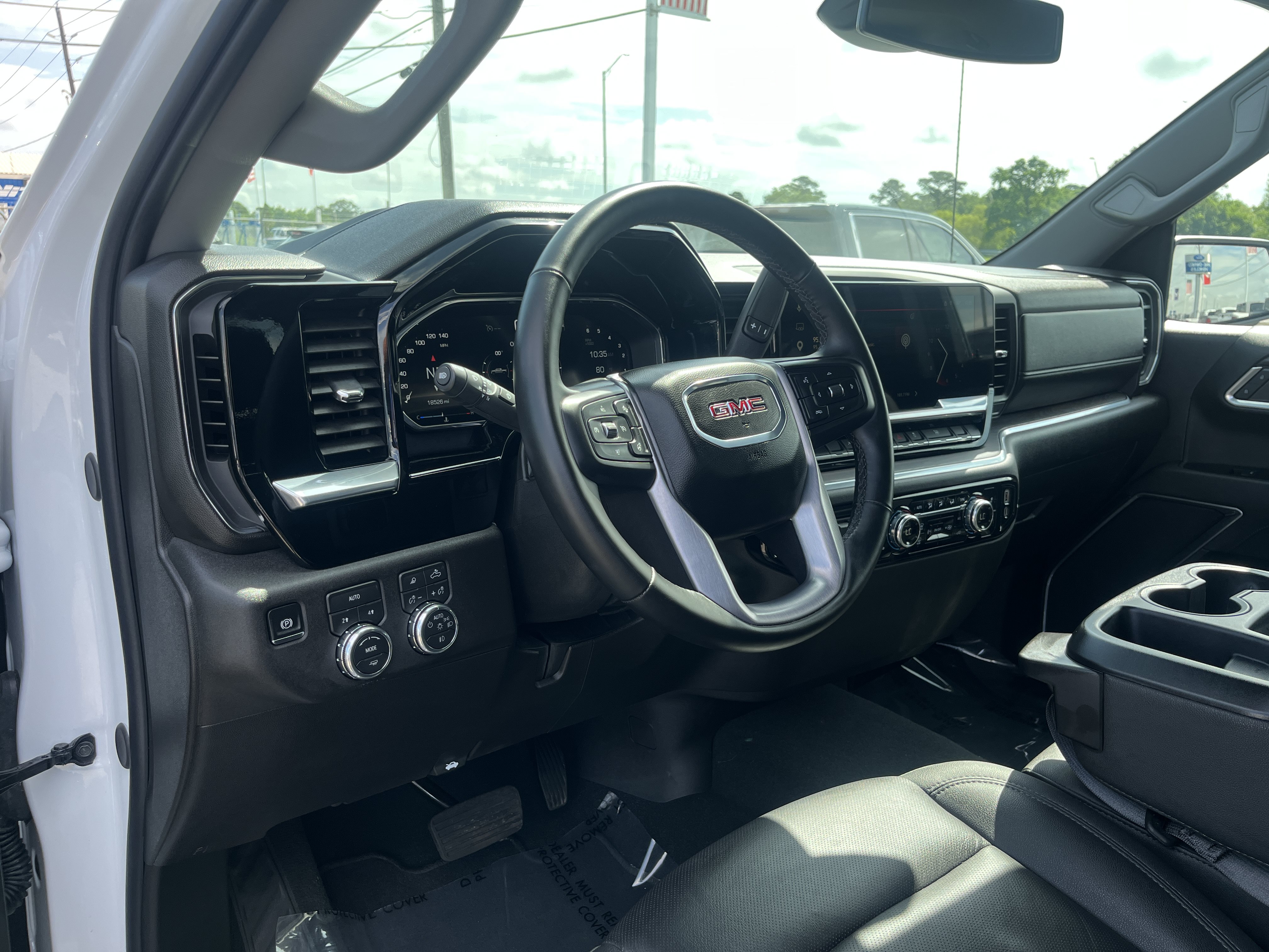 Used 2026 GMC Sierra 1500 SLT AWD/4WD image 12