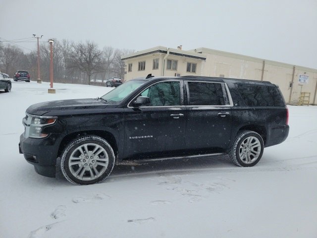 Used 2020 Chevrolet Suburban LT w/ Luxury Package image 20