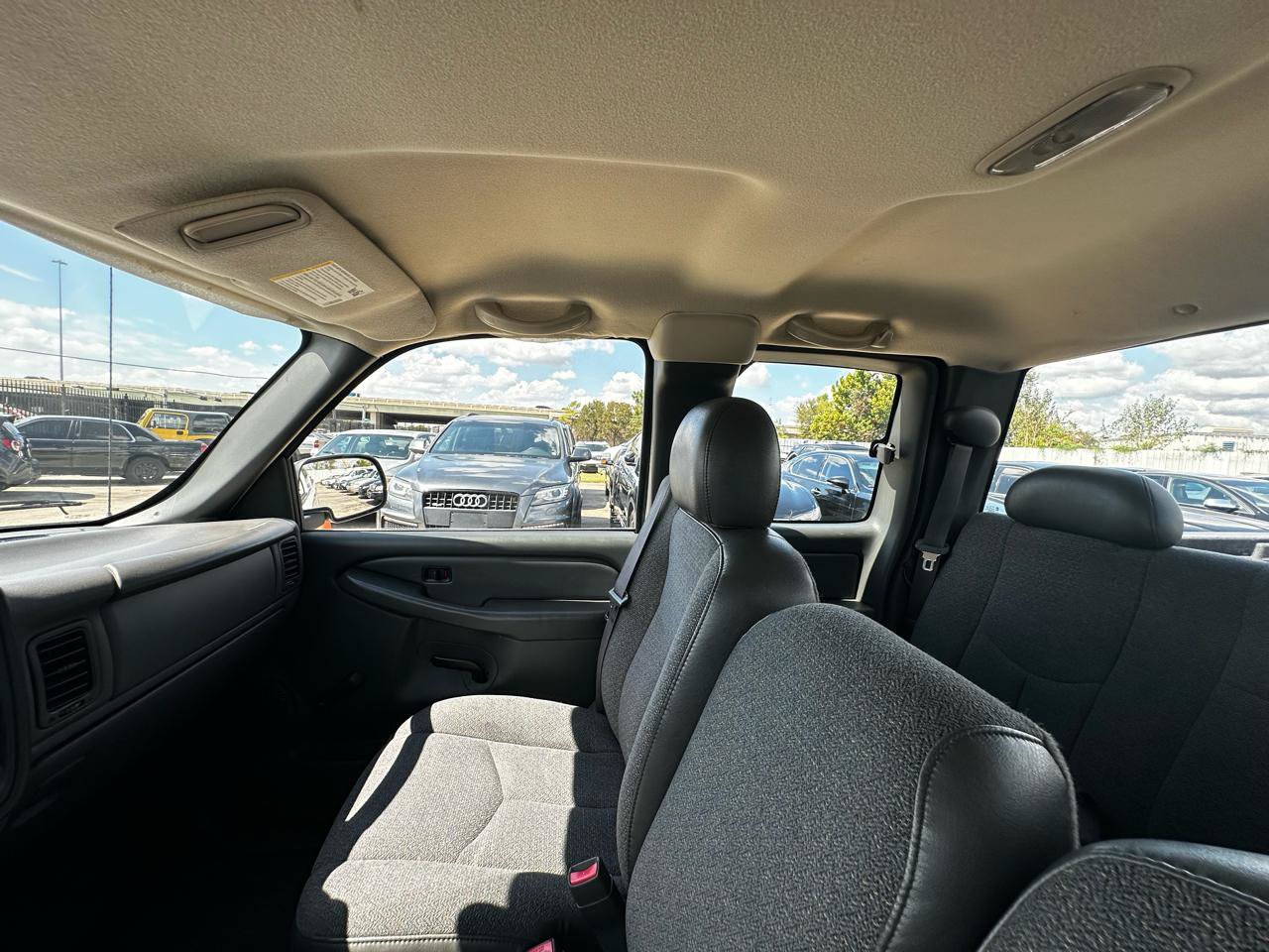 Used 2005 Chevrolet Silverado 1500 W/T RWD image 46