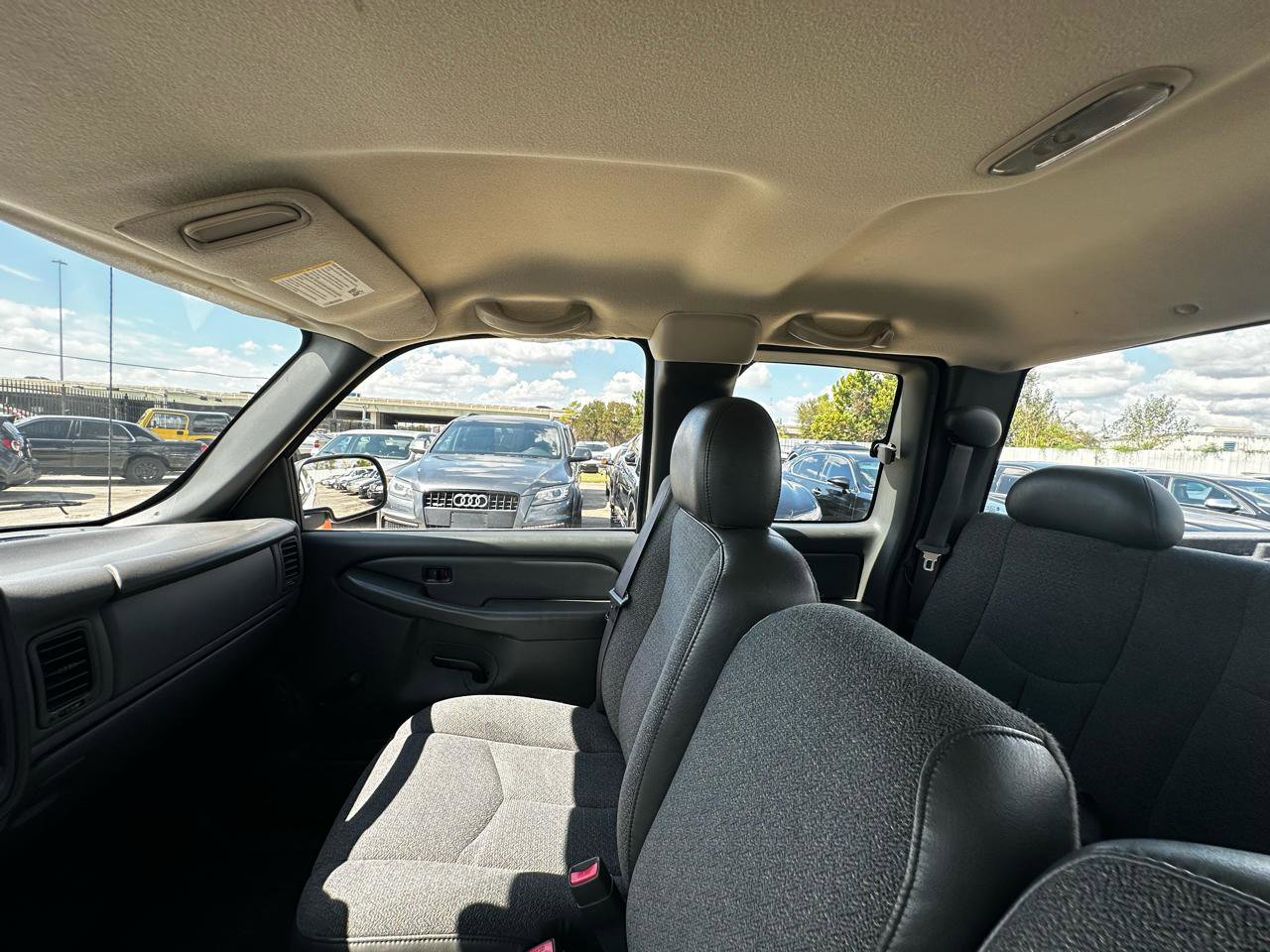 Used 2005 Chevrolet Silverado 1500 W/T RWD image 46