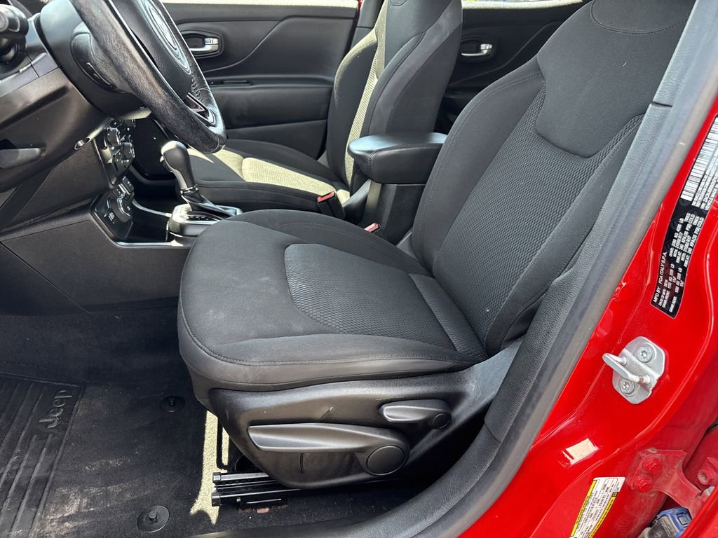 Used 2019 Jeep Renegade Altitude w/ Quick Order Package 2XM AWD/4WD image 20