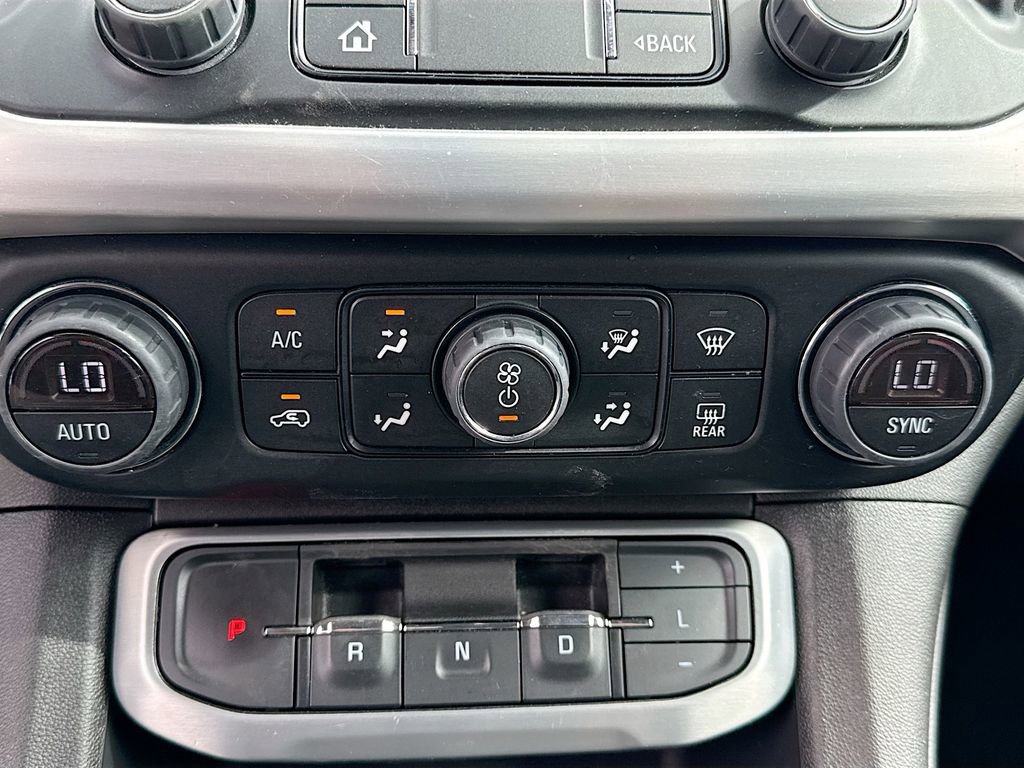 Used 2023 GMC Acadia SLT FWD image 17