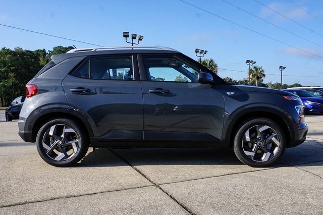 New 2026 Hyundai Venue SEL image 3