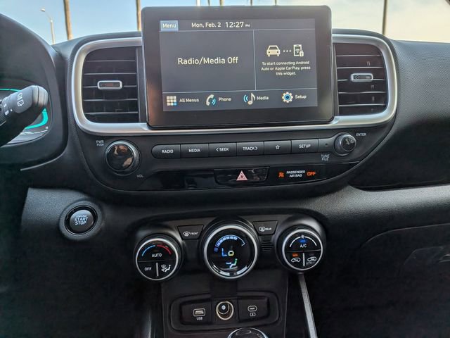 Used 2025 Hyundai Venue SEL image 19