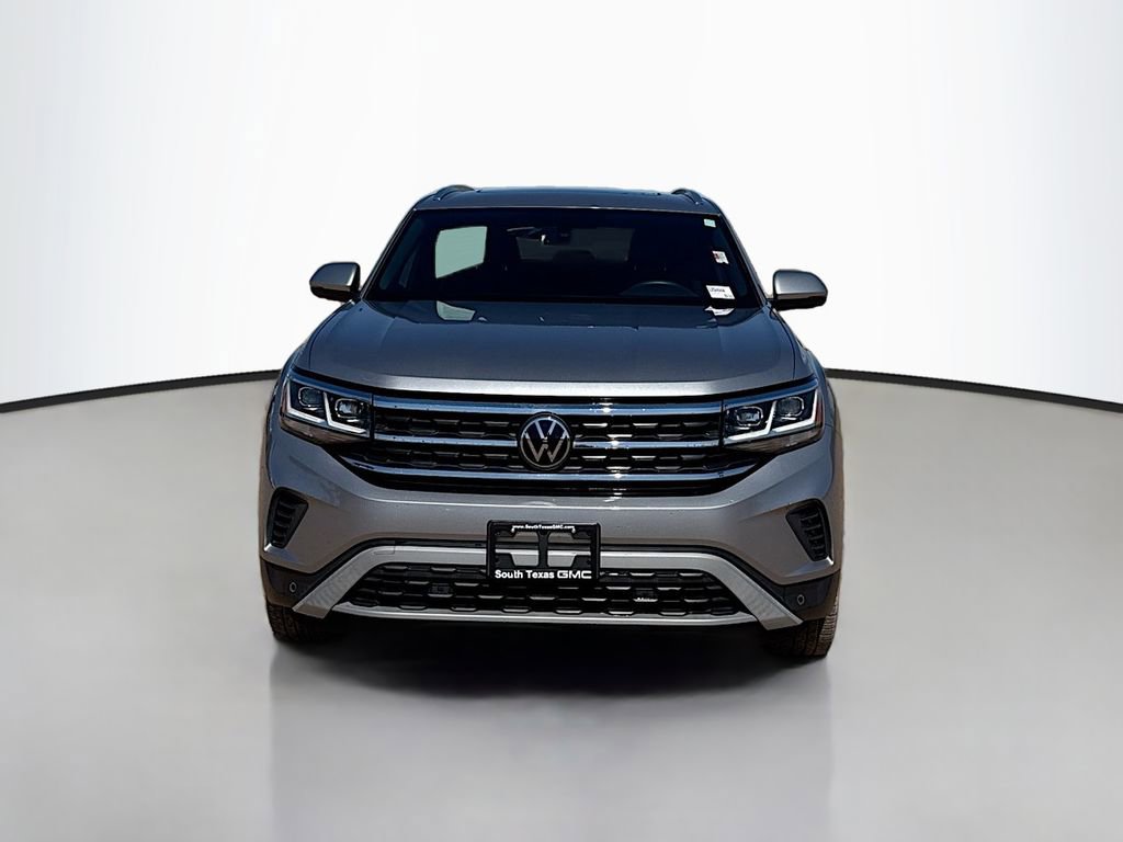 Used 2023 Volkswagen Atlas Cross Sport SE w/ Panoramic Sunroof Package image 2