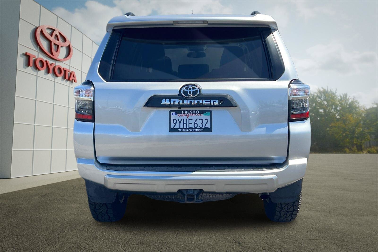 Used 2017 Toyota 4Runner TRD Off-Road Premium AWD/4WD image 4