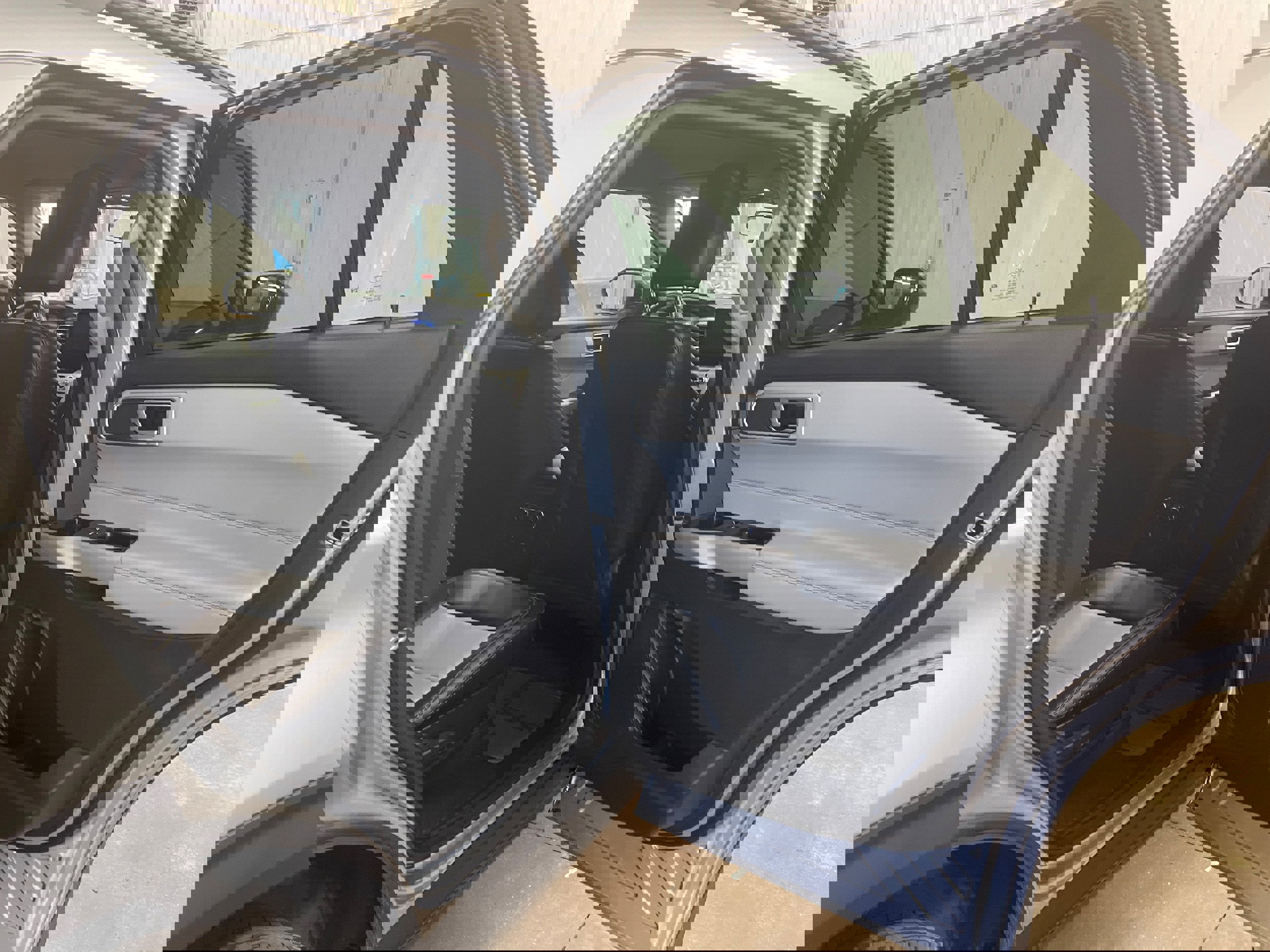 Used 2023 Ford Explorer XLT w/ Equipment Group 202A image 28