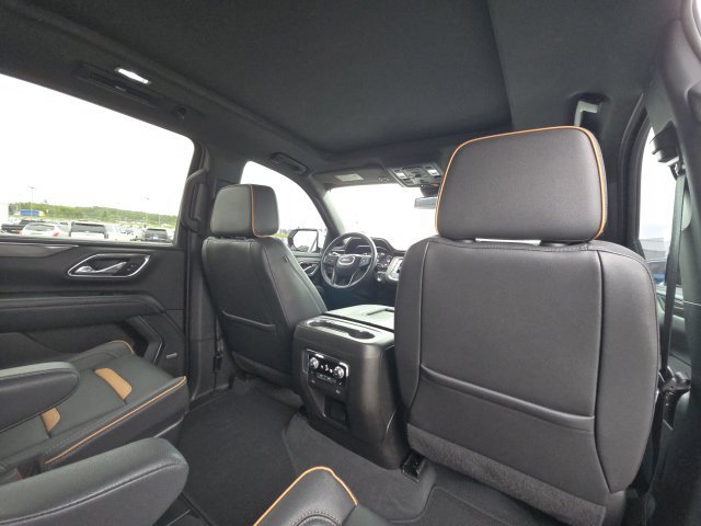 Used 2023 GMC Yukon XL AT4 w/ Technology Package AWD/4WD image 19