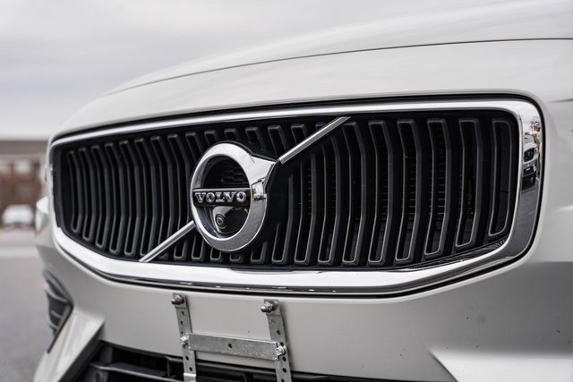Used 2021 Volvo S60 T5 Momentum w/ Protection Package Premier image 13