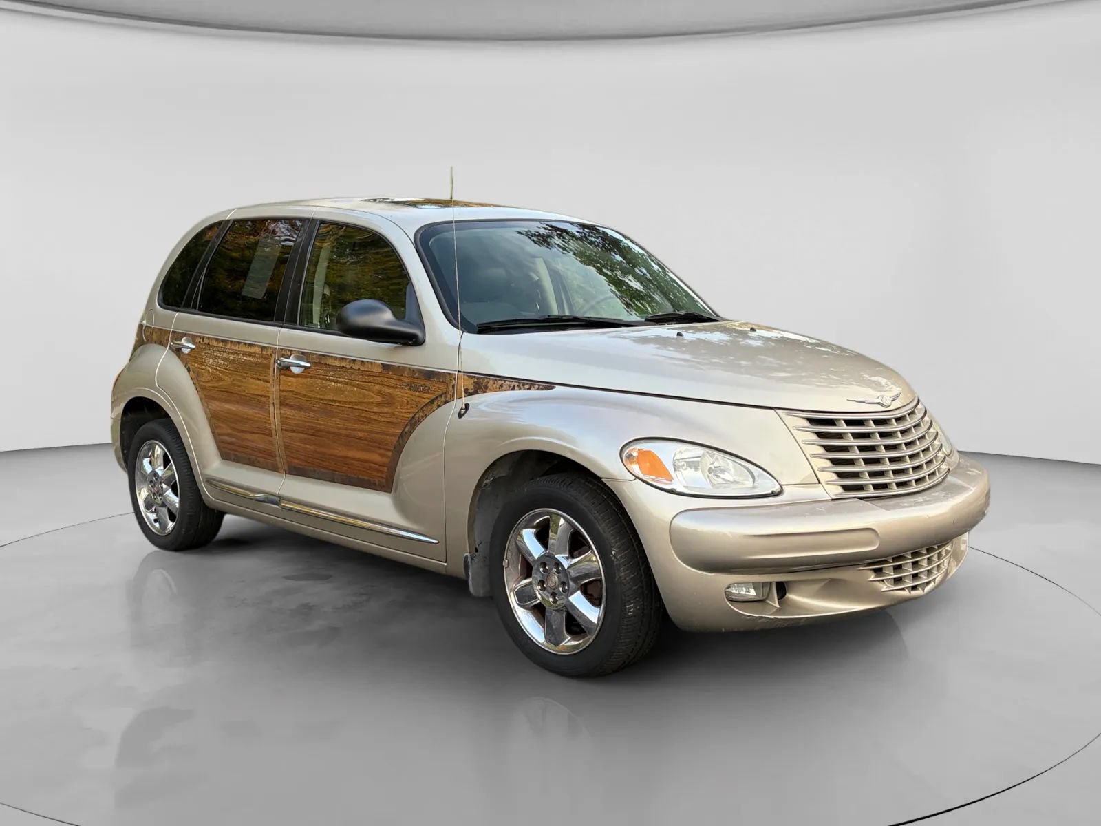 Used 2005 Chrysler PT Cruiser Limited FWD image 7