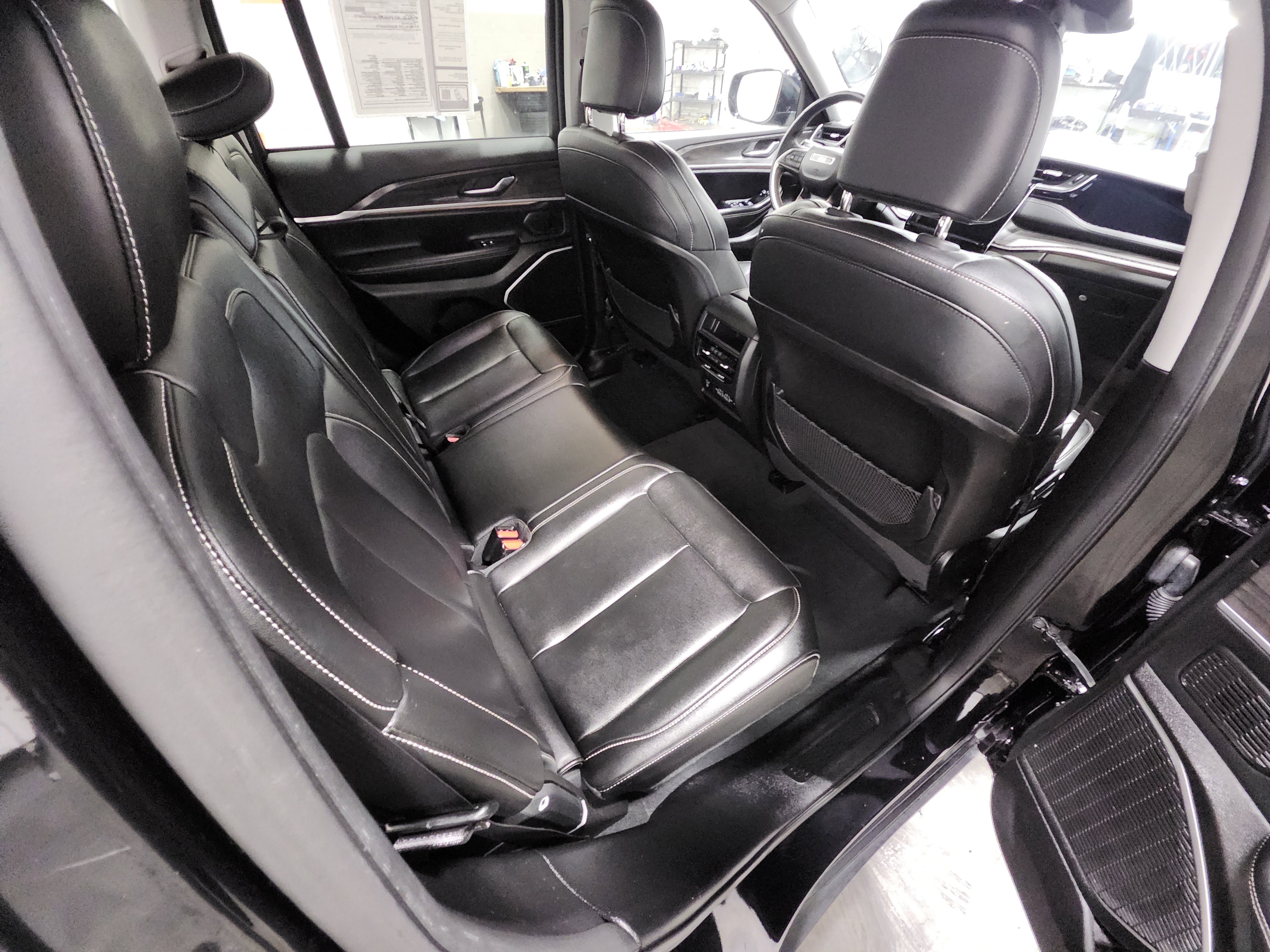 Used 2023 Jeep Grand Cherokee 4WD 4xe image 24