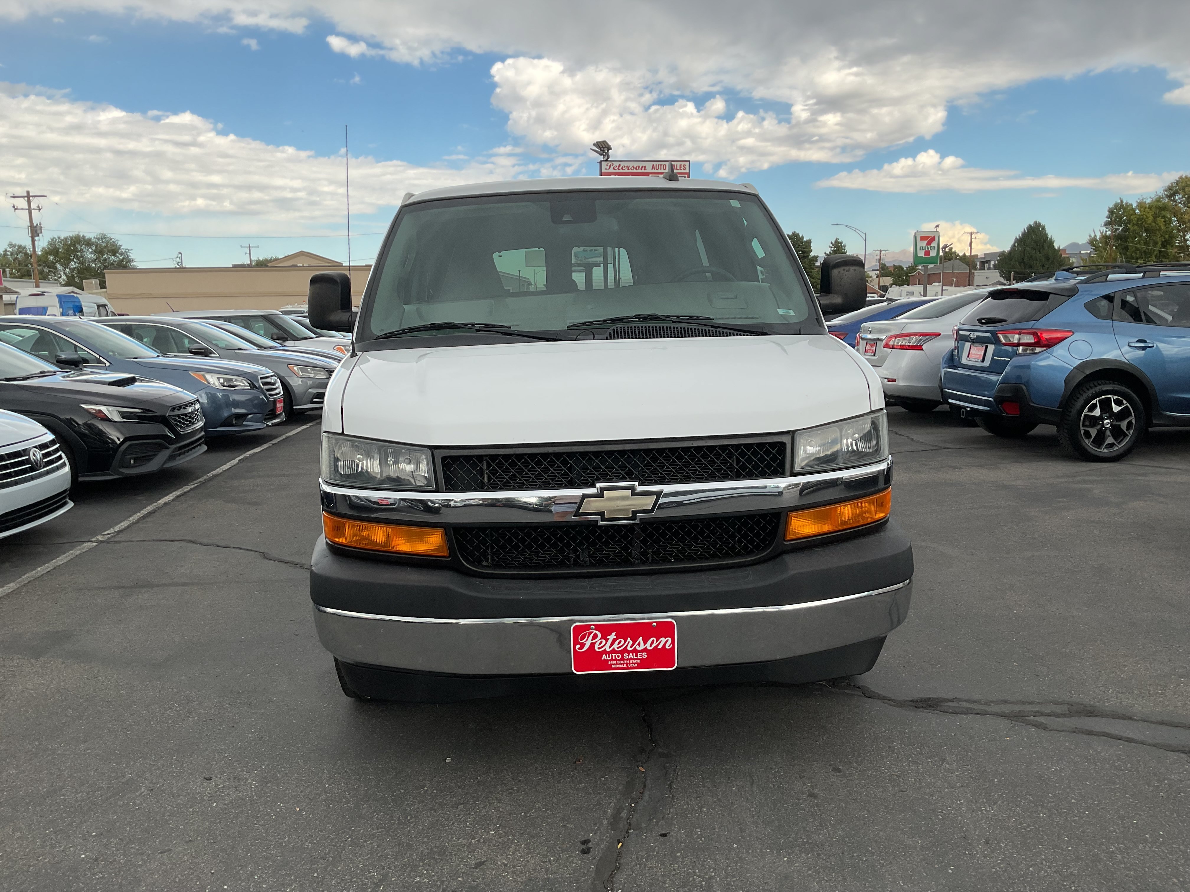 Used 2019 Chevrolet Express 3500 LT w/ LT Preferred Equipment Group RWD image 3