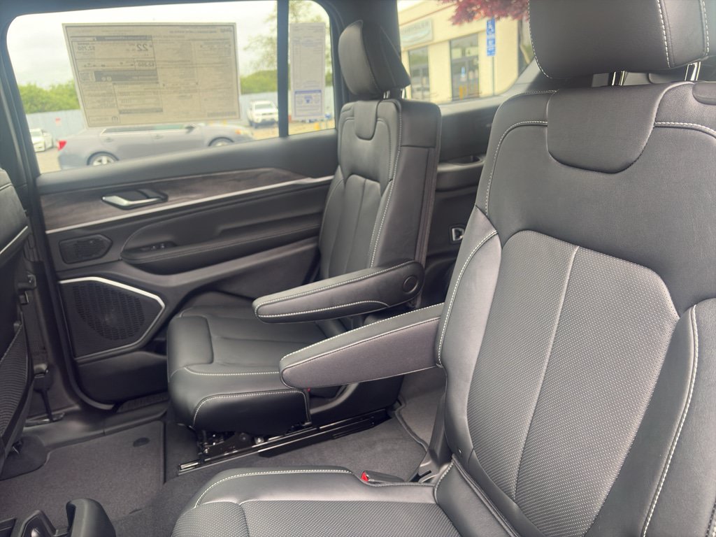 New 2026 Jeep Grand Cherokee L Limited AWD/4WD image 19