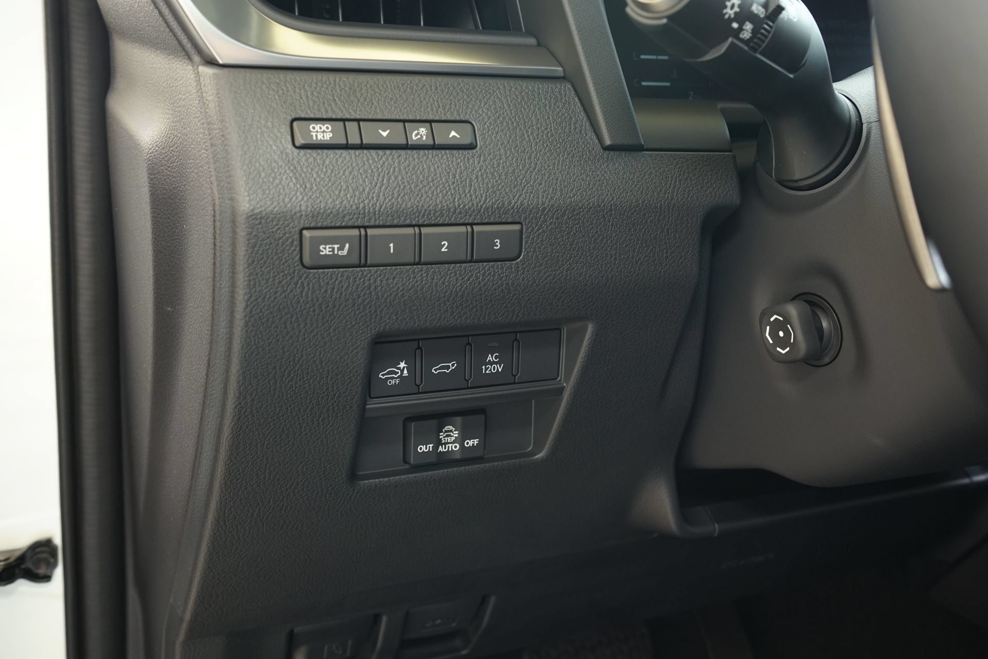 Used 2026 Lexus GX 550 w/ Accessory Package (2T) AWD/4WD image 24
