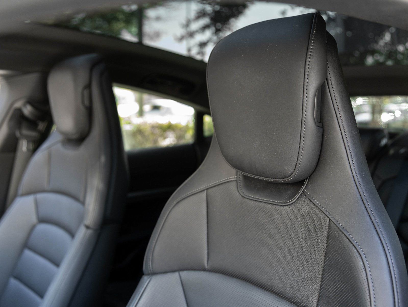 Certified 2025 Porsche Taycan AWD/4WD image 24