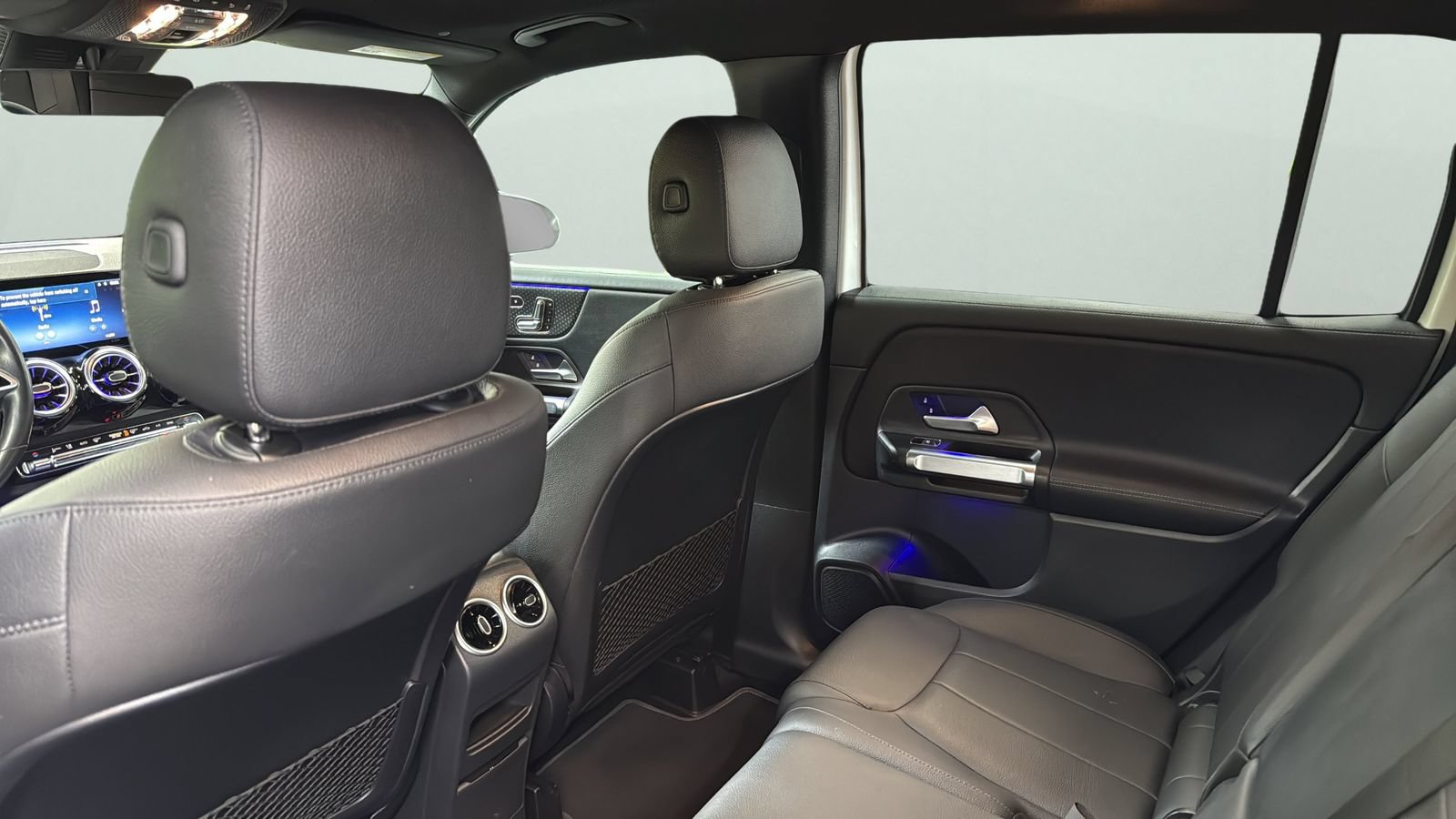Used 2024 Mercedes-Benz GLB 250 image 28