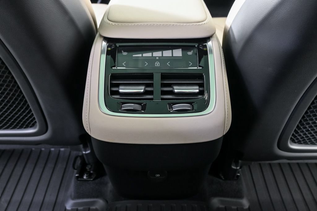 Certified 2026 Volvo XC90 B6 Plus w/ Protection Package Premier image 22