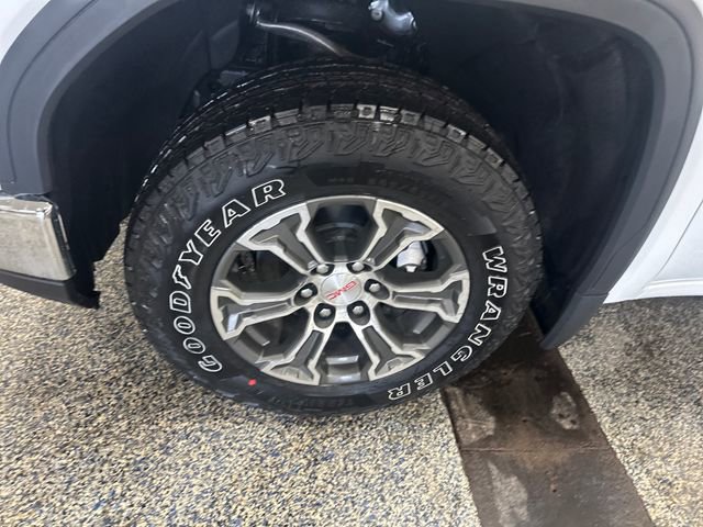 New 2026 GMC Sierra 1500 SLE image 29