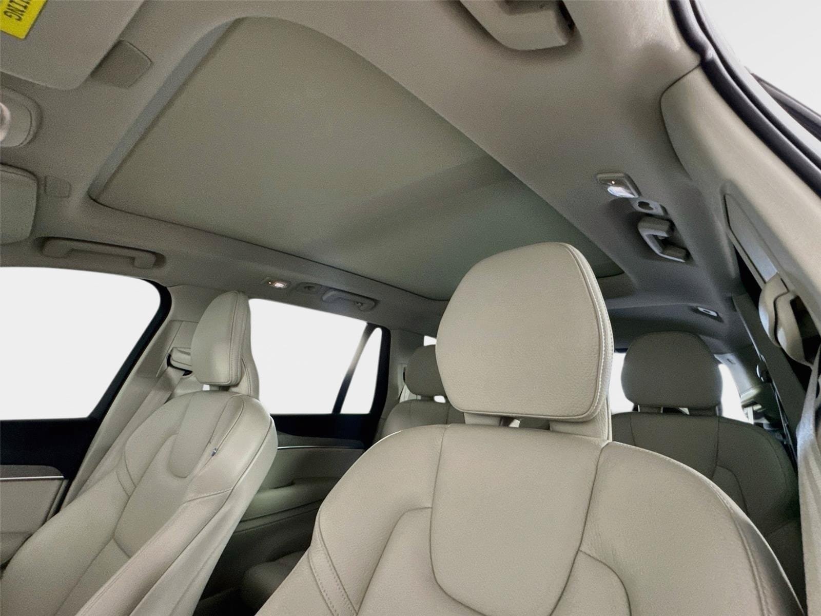 Used 2025 Volvo XC90 T8 Plus w/ Protection Package Premier AWD/4WD image 15