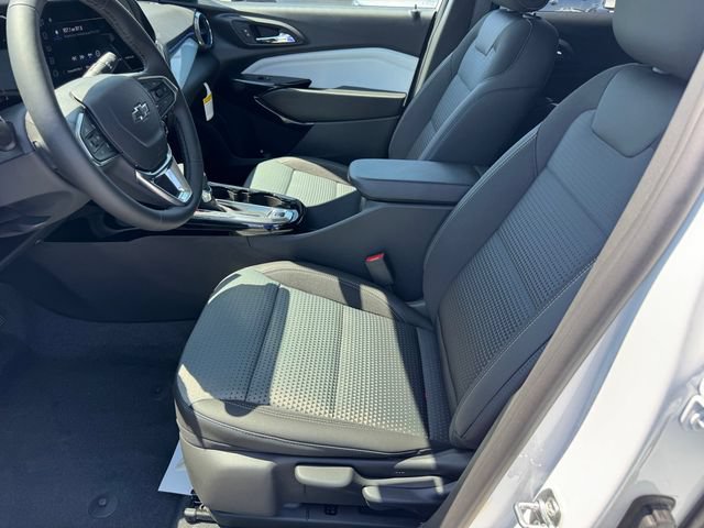 New 2026 Chevrolet Trax LT w/ Midnight Edition FWD image 14