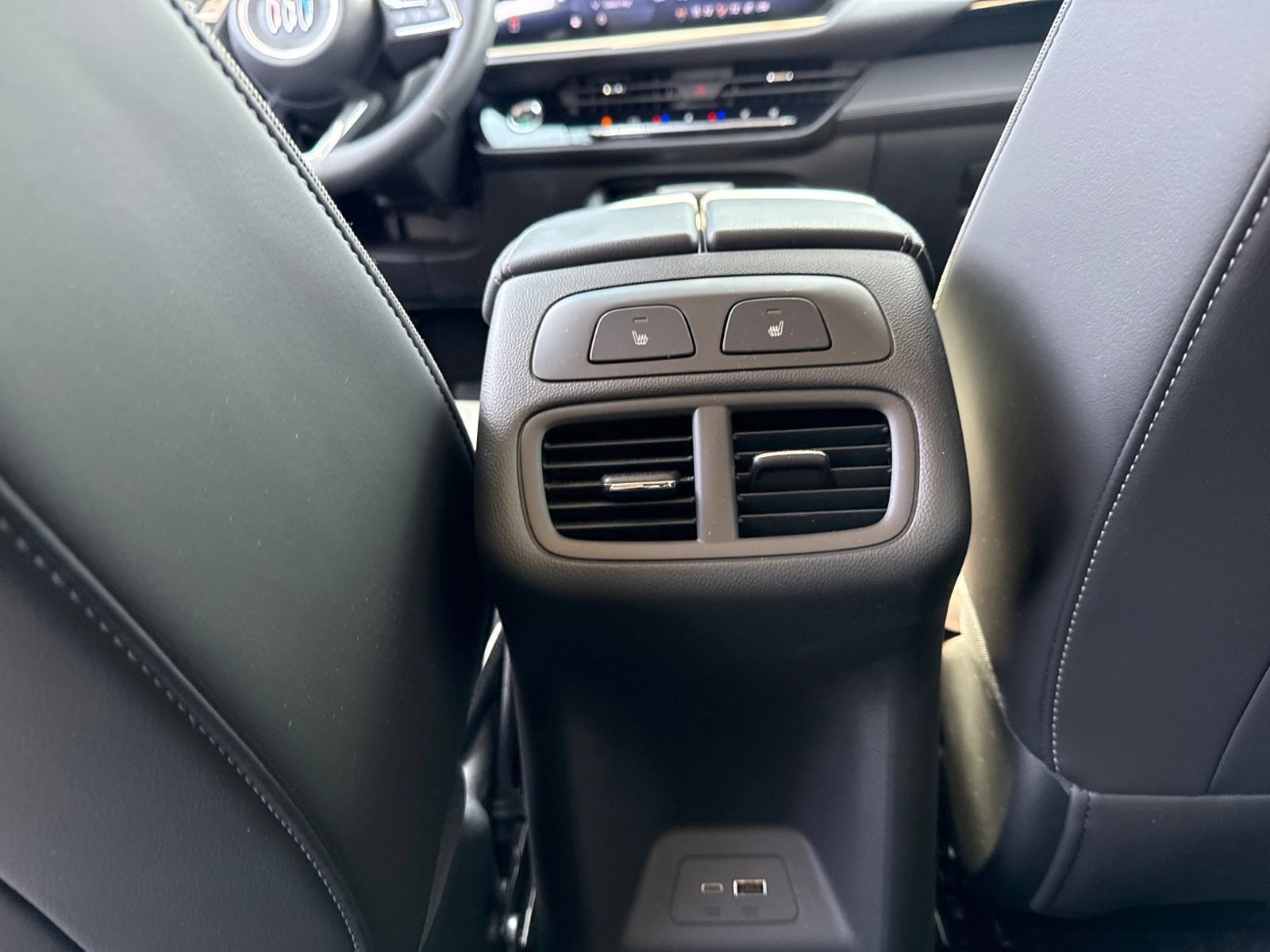 Used 2024 Buick Envision Avenir AWD/4WD image 14