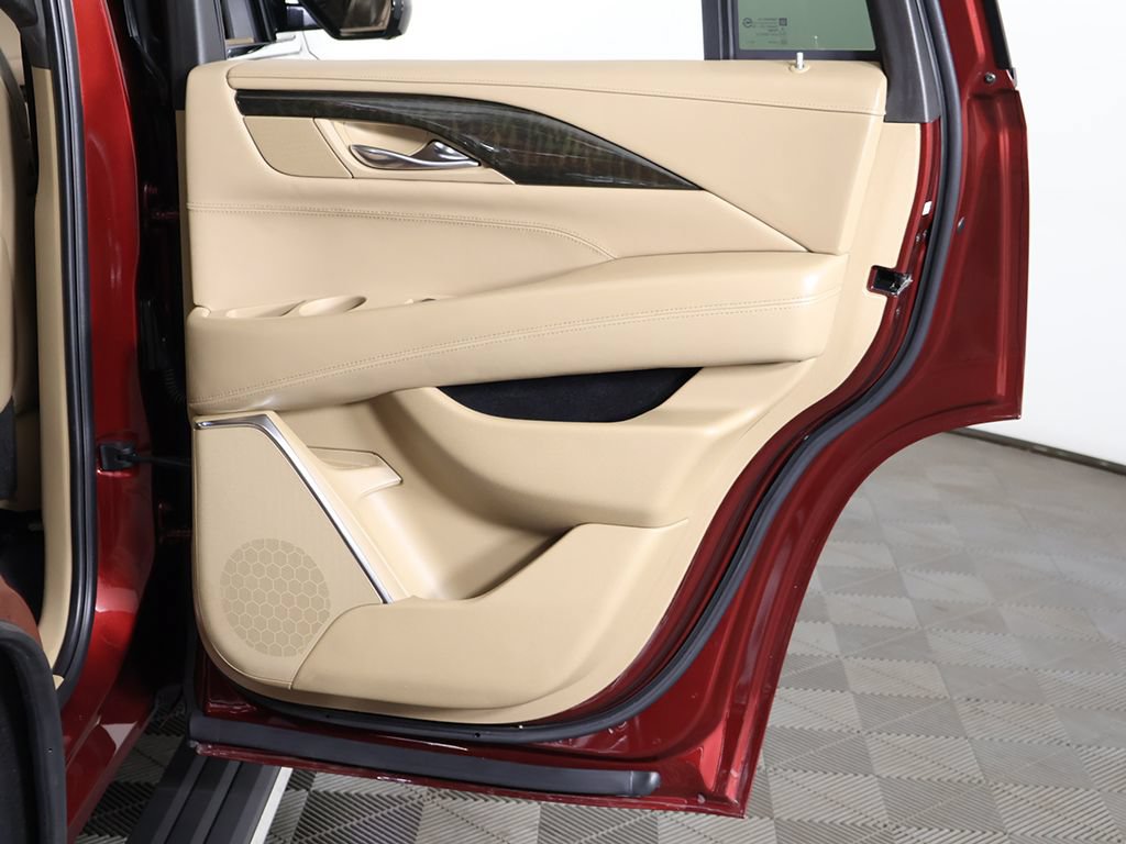 Used 2019 Cadillac Escalade Platinum AWD/4WD image 37