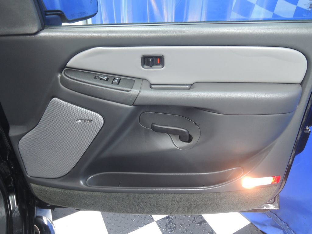 Used 2003 Chevrolet Avalanche 4x4 w/ The North Face Edition image 39