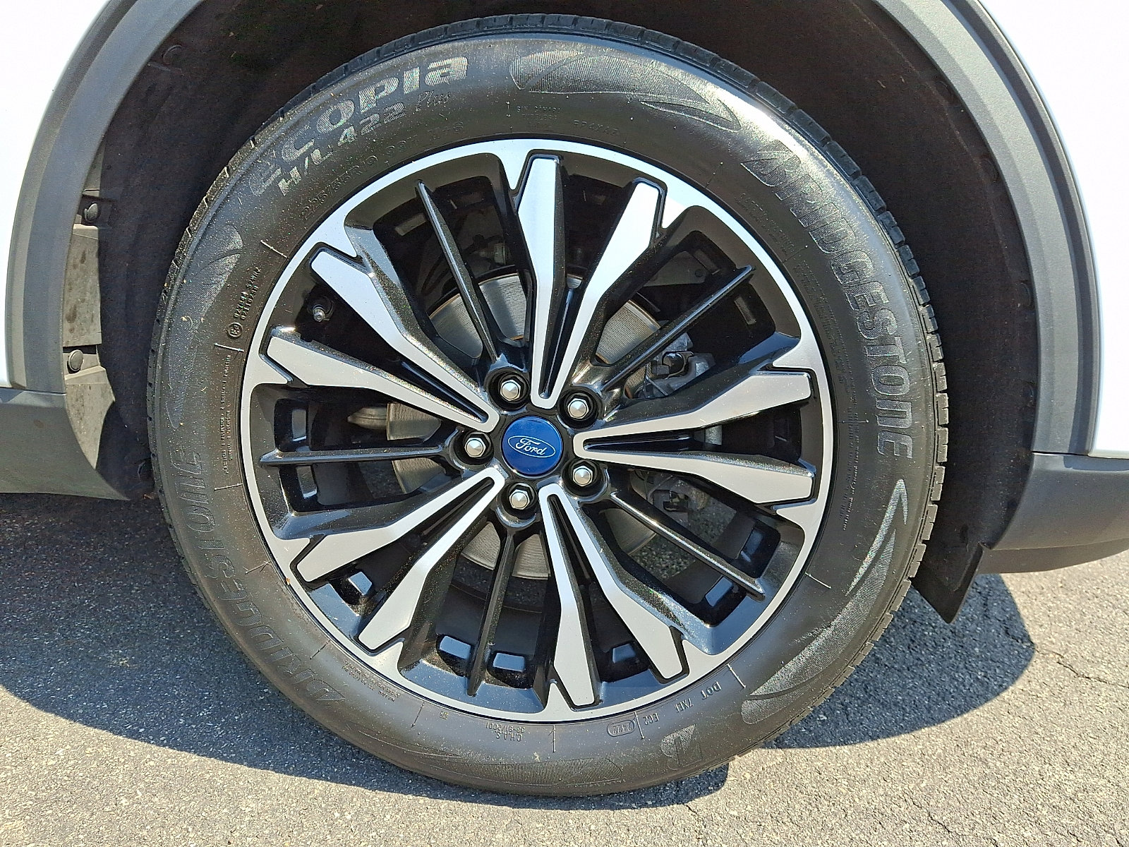 Used 2022 Ford Escape SE w/ SE Sport Appearance Package image 8