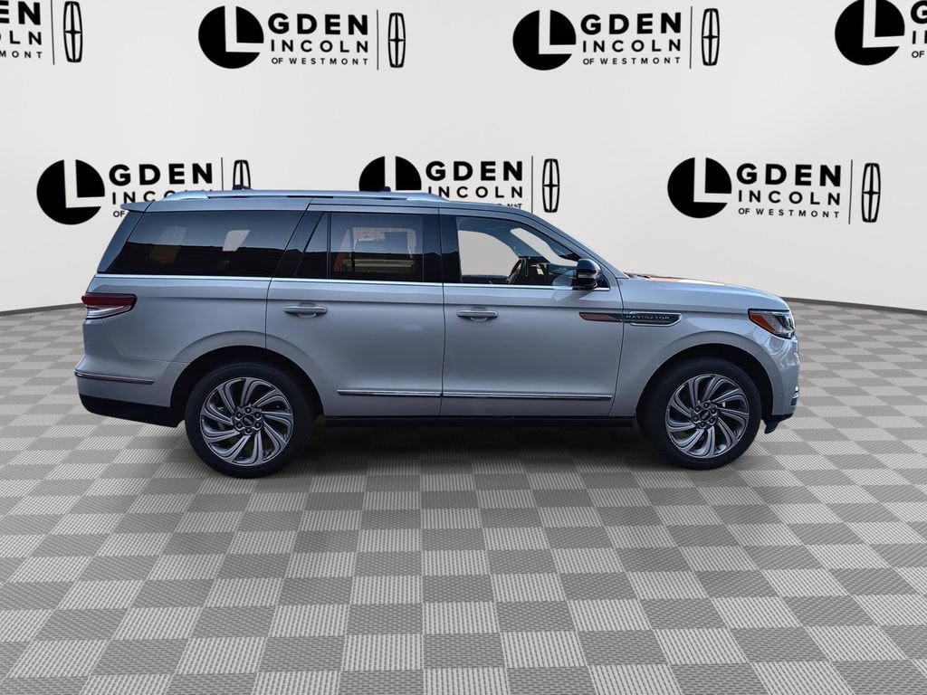 Used 2022 Lincoln Navigator Reserve AWD/4WD image 9