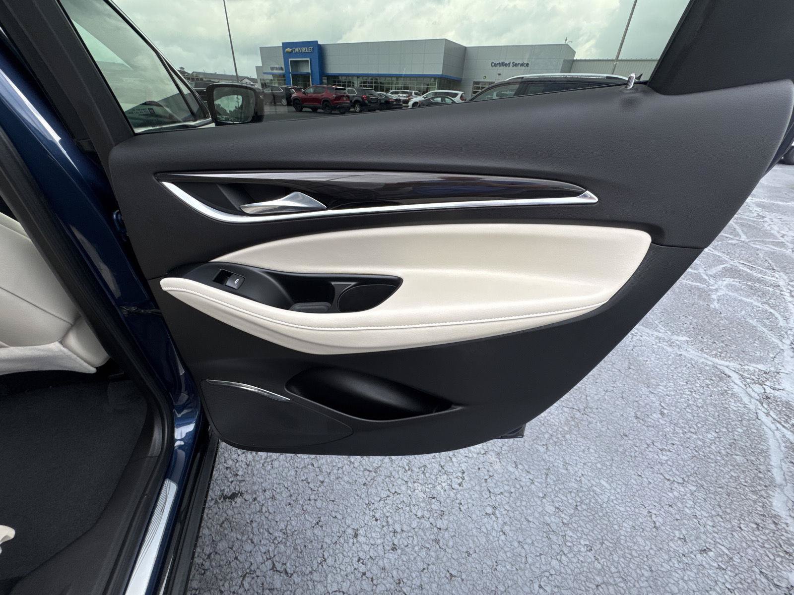 Used 2023 Buick Enclave Essence w/ Experience Buick Package FWD image 14