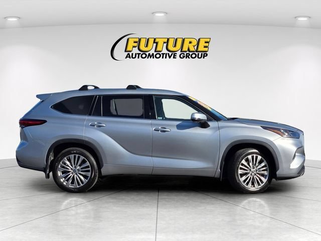 Used 2022 Toyota Highlander Platinum AWD/4WD image 4