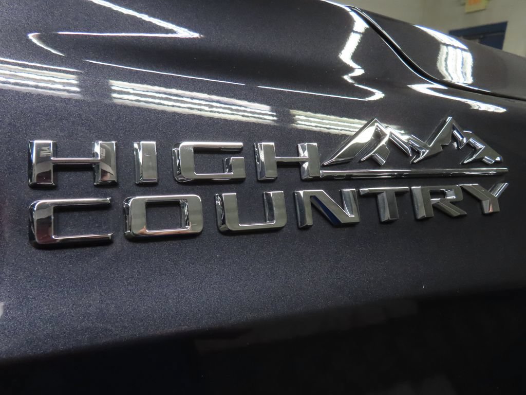 Used 2025 Chevrolet Tahoe High Country AWD/4WD image 63