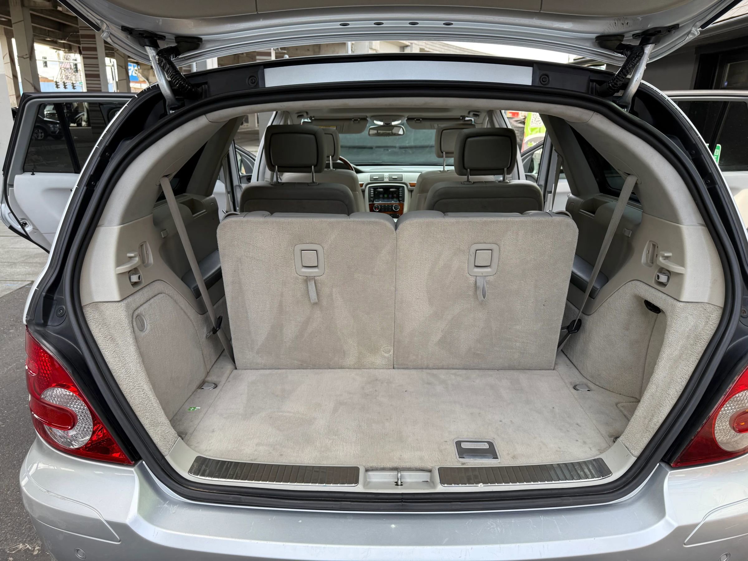Used 2006 Mercedes-Benz R 500 4MATIC image 19