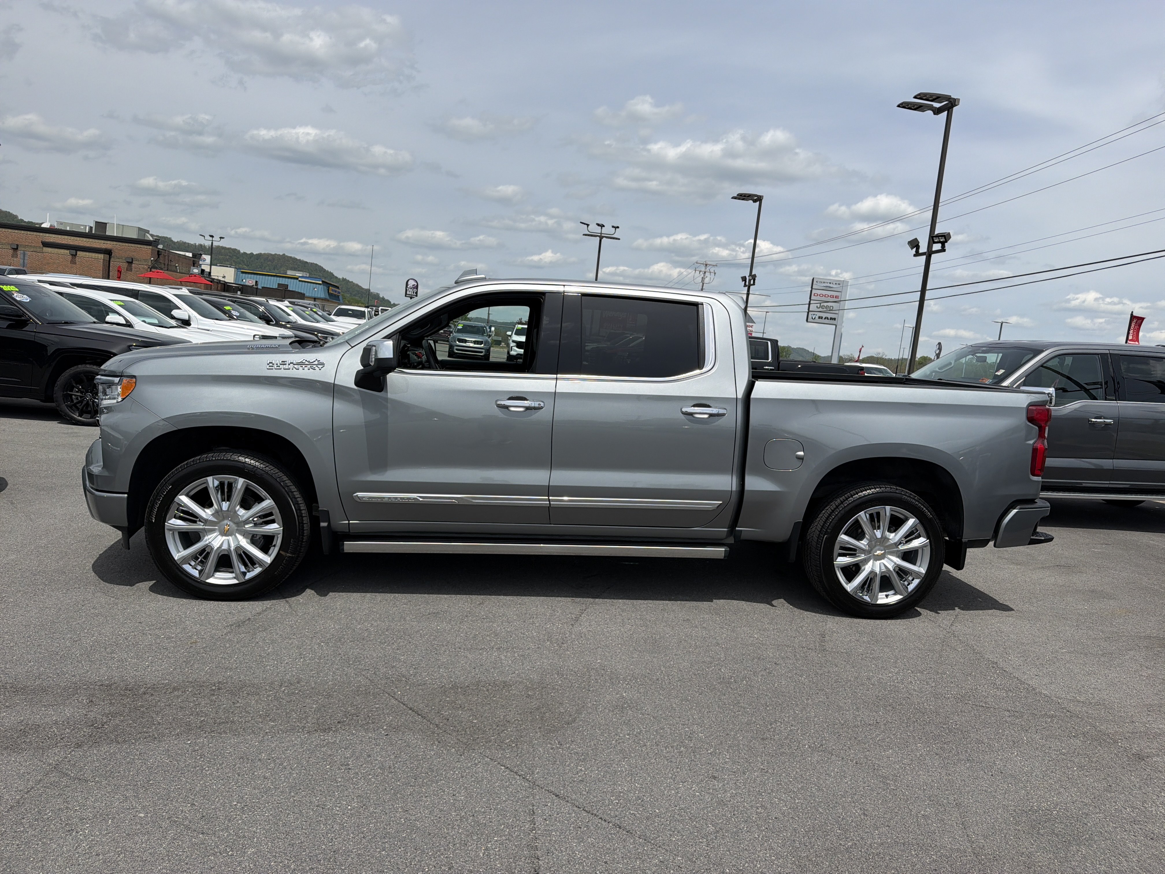 Used 2026 Chevrolet Silverado 1500 High Country AWD/4WD image 12